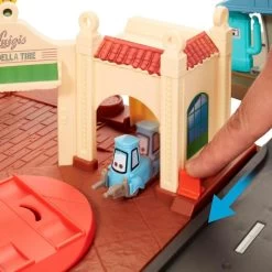 Coffret2 Véhicules Et Compte à Rebours Lumineux, Visite à Radiator Springs, Flash McQueen Et Martin -EspaceKids Promos Boutique coffret 2 vehicules et compte a rebours lumineux visite a radiator springs flash mcqueen et martin 2