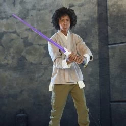 Lightsaber Forge, Sabre Laser Mace Windu à Lame Violette Extensible 5 Lightsaber Forge, Sabre Laser Mace Windu à Lame Violette Extensible -EspaceKids Promos Boutique lightsaber forge sabre laser de yoda a lame verte extensible 2